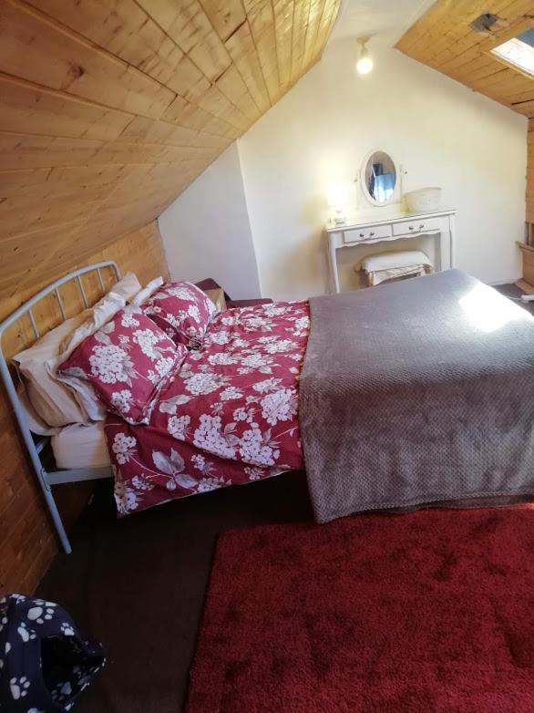 Cozy Loft In Bushey, 20 Mins By Train To Euston London Apartman Kültér fotó