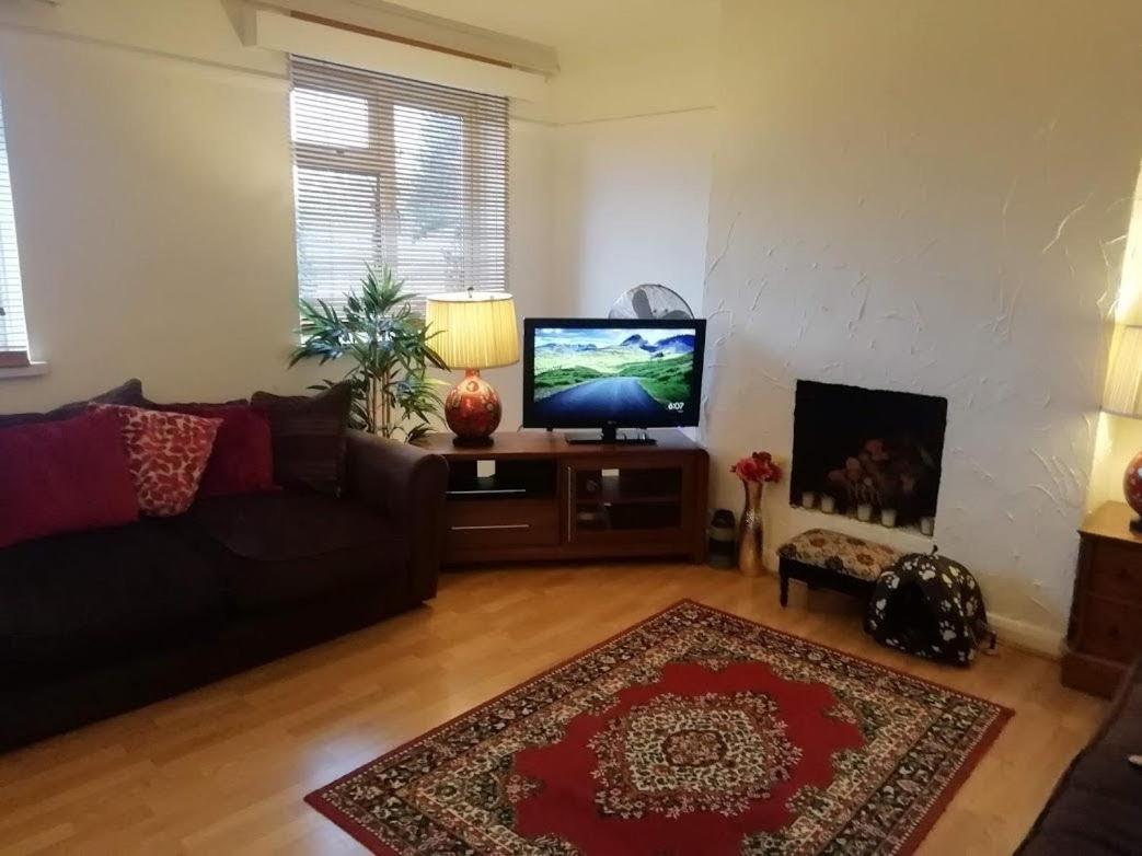 Cozy Loft In Bushey, 20 Mins By Train To Euston London Apartman Kültér fotó