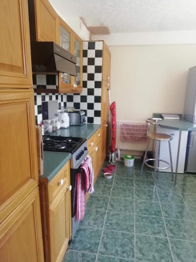 Cozy Loft In Bushey, 20 Mins By Train To Euston London Apartman Kültér fotó