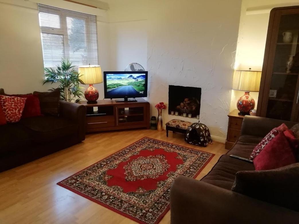 Cozy Loft In Bushey, 20 Mins By Train To Euston London Apartman Kültér fotó